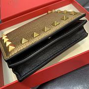 	 Bagsaaa Valentino Garavani Gold Rockstud Wallet - 2