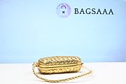 Bagsaaa Bottega Veneta Knot-embellished Metallic Intrecciato Plissé Leather Shoulder Bag In Gold - 2
