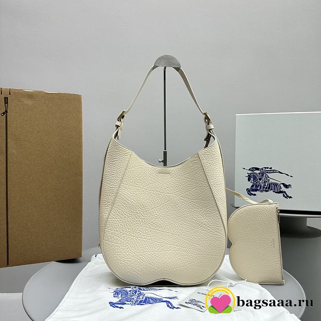 Bagsaaa Burberry White Chess Medium Grained-leather Shoulder Bag - 1
