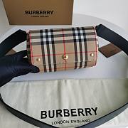 Bagsaaa BURBERRY Wo Hackberry Vintage Check Crossbody Bag Beige - 18 x 8 x 12cm - 1