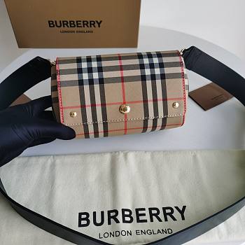 Bagsaaa BURBERRY Wo Hackberry Vintage Check Crossbody Bag Beige - 18 x 8 x 12cm