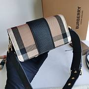 Bagsaaa Burberry House Check Bridle shoulder bag black- 19×13.5×5ccm - 4