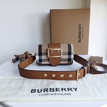 	 Bagsaaa Burberry House Check Bridle shoulder bag brown - 19×13.5×5ccm