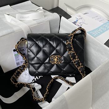 Bagsaaa Chanel 19 Flap Bag 23k Black - 13.5*20.5*5cm