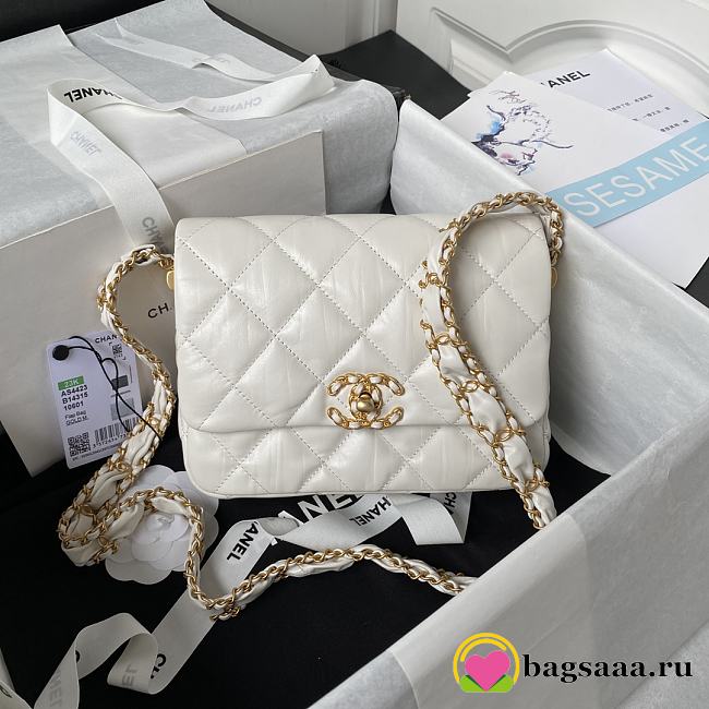 Bagsaaa Chanel 19 Flap Bag 23k White - 13.5*20.5*5cm - 1