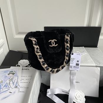 	 Bagsaaa Chanel Black Fur Bucket Bag - 16*18*12cm