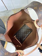 Bagsaaa Louis Vuitton M46817 Atlantis GM Bag Monogram - 34 x 34 x 13cm - 5