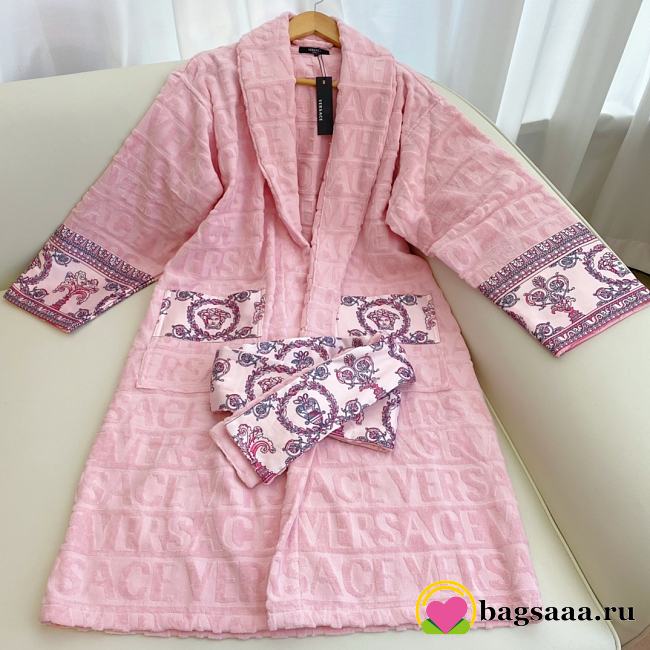 	 Bagsaaa Versace PINK AMPLIFIED BATHROBE - 1