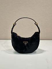 Prada Arqué shearling and leather shoulder bag black - 22.5x18.5x6.5cm - 1