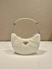 	 Prada Arqué shearling and leather shoulder bag white - 22.5x18.5x6.5cm - 1