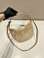 	 Prada Arqué shearling and leather shoulder bag beige - 22.5x18.5x6.5cm - 6