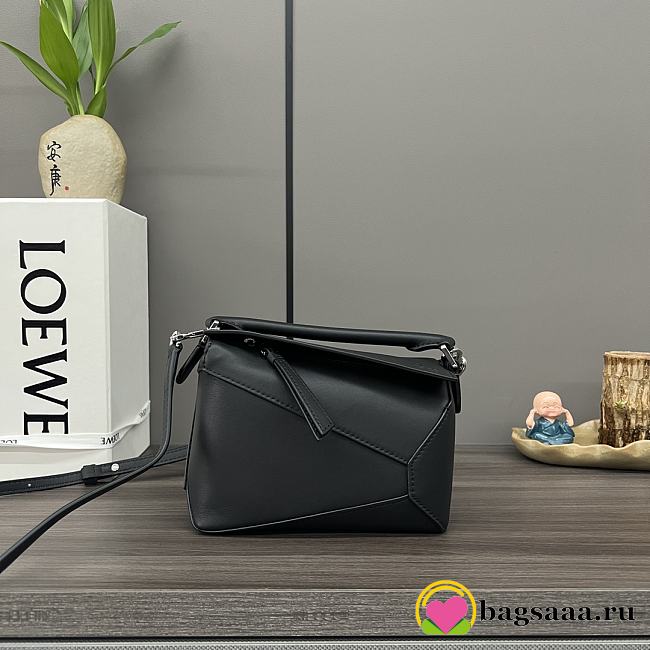 Bagsaaa Loewe Mini Puzzle bag in classic calfskin black - 1
