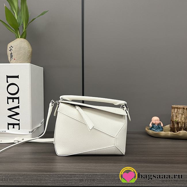 Bagsaaa Loewe Mini Puzzle bag in classic calfskin white - 1