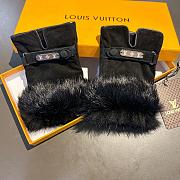 Bagsaaa Louis Vuitton Half Finger Black Fur Gloves - 5