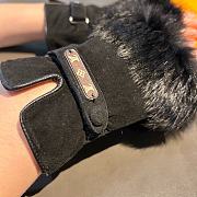 Bagsaaa Louis Vuitton Half Finger Black Fur Gloves - 4