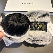 Bagsaaa Chanel Half Finger White Fur Leather Gloves - 2