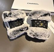 Bagsaaa Chanel Half Finger White Fur Leather Gloves - 4