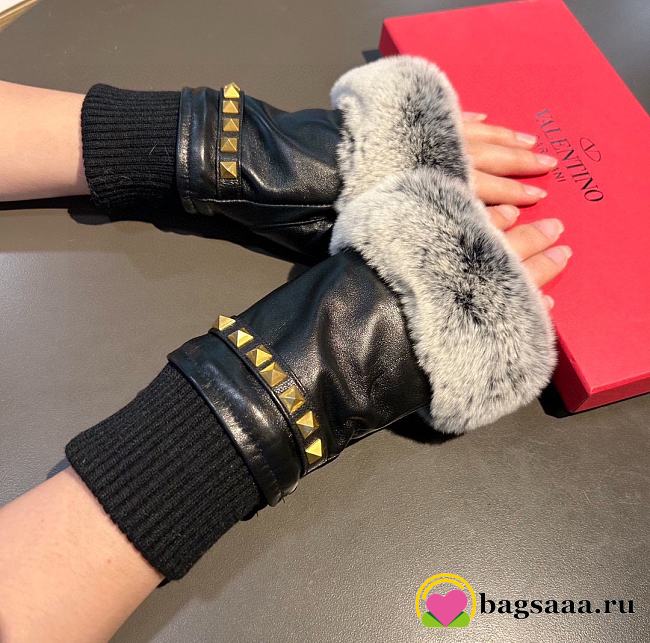 Bagsaaa Valentino Half Finger Fur Black Leather Gloves  - 1