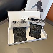 Bagsaaa Chanel Half Finger White Fur Leather Gloves 02 - 5