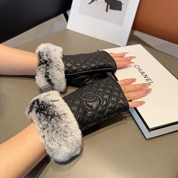 	 Bagsaaa Chanel Half Finger White Fur Leather Gloves 04