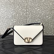 	 Bagsaaa Valentino Garavani Small Shoulder Letter Bag White & Black Line - 19x12x6cm - 1