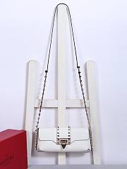 	 Bagsaaa Valentino Garavani Rockstud Shoulder White Bag - 26x13 x7cm - 6