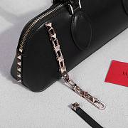 Bagsaaa Valentino garavani Rockstud E/W Calfskin Handbag Black -  26 x 13 x 7cm - 2