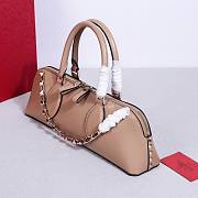 	 Bagsaaa Valentino garavani Rockstud E/W Calfskin Handbag Beige - 26 x 13 x 7cm - 4