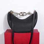 Bagsaaa Valentino Small Vlogo Moon Hobo Bag In Leather With Chain Black - 29x 23x11cm - 5