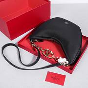 Bagsaaa Valentino Small Vlogo Moon Hobo Bag In Leather With Chain Black - 29x 23x11cm - 2