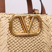 	 Bagsaaa Valentino Garavani Medium Straw Beige Tote - 27x11x18cm - 2