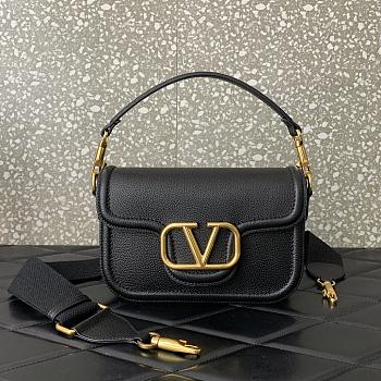 Bagsaaa Valentino Garavani Alltime leather shoulder bag black - 23.5x18x8cm