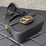 Bagsaaa Valentino Garavani Alltime leather shoulder bag black - 23.5x18x8cm - 6