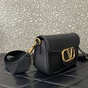 Bagsaaa Valentino Garavani Alltime leather shoulder bag black - 23.5x18x8cm - 4