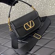 Bagsaaa Valentino Garavani Alltime leather shoulder bag black - 23.5x18x8cm - 2