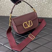 	 Bagsaaa Valentino Garavani Alltime leather shoulder bag burgundy - 23.5x18x8cm - 3