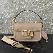 	 Bagsaaa Valentino Garavani Alltime leather shoulder bag beige - 23.5x18x8cm - 1