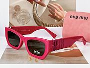 Bagsaaa Miu Miu Eyewear logo-plaque arm sunglasses - 4