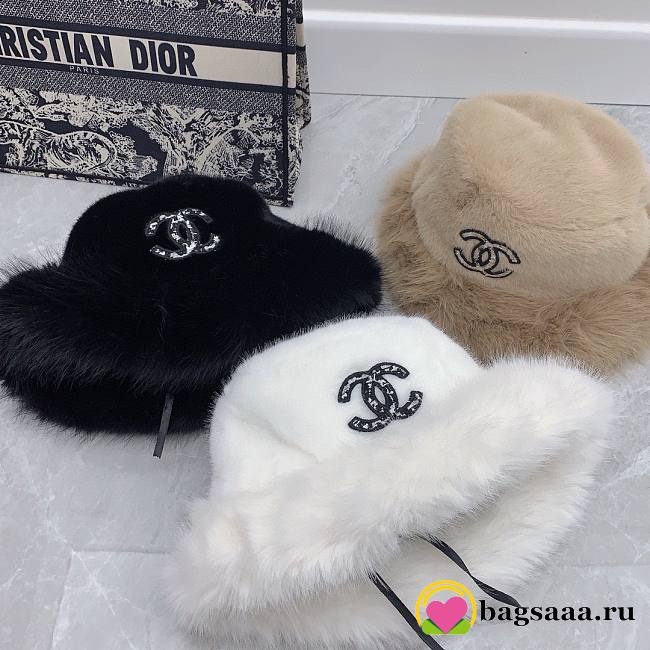 Bagsaaa Chanel Shearling Bucket Hat - 1