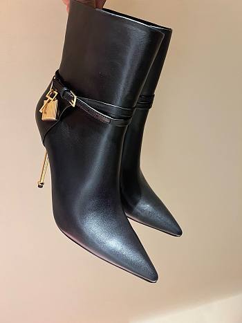 Bagsaaa Tom Ford Padlock Detailed Pointed-Toe Boots Black