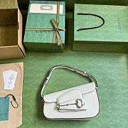 Bagsaaa Gucci Horsebit 1955 Small Shoulder Bag White Crocodile Leather - 26.5x 10.5-17x 4-8cm - 2