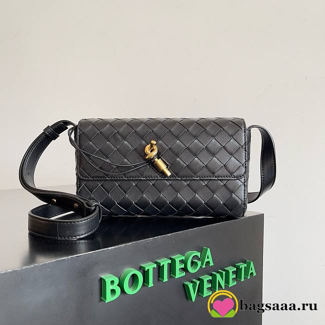 	 Bagsaaa Bottega Veneta Andiamo Black Shoulder Bag - 21.5x13x4.5cm - 1