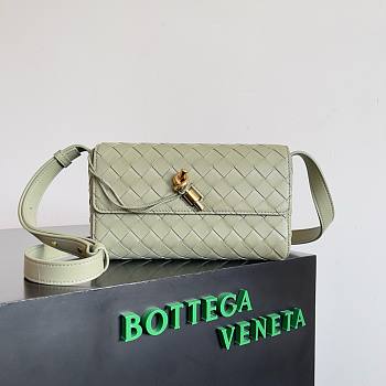 	 Bagsaaa Bottega Veneta Andiamo Green Shoulder Bag - 21.5x13x4.5cm
