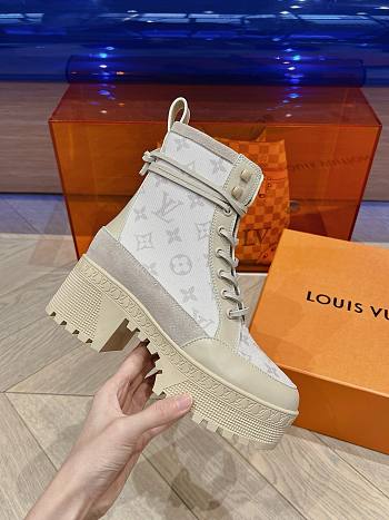 Bagsaaa Louis Vuitton Laureate Platform Desert Boot White