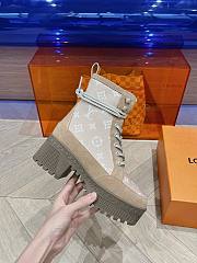 	 Bagsaaa Louis Vuitton Laureate Platform Desert Boot Beige - 1