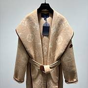 Bagsaaa Louis Vuitton Belted Beige Coat - 3