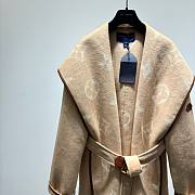 Bagsaaa Louis Vuitton Belted Beige Coat - 4