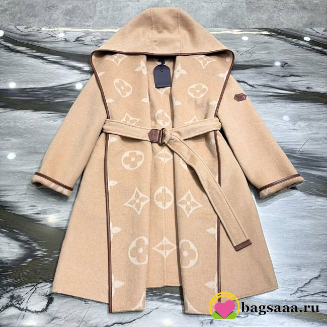 Bagsaaa Louis Vuitton Belted Beige Coat - 1