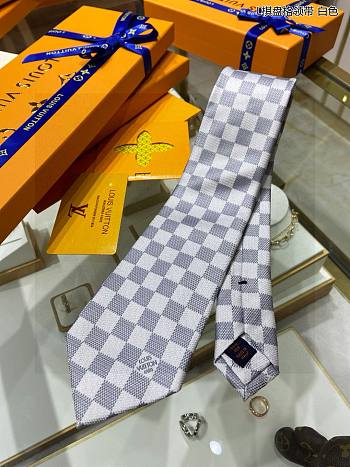 	 Bagsaaa Louis Vuitton Damier Classique Tie In White