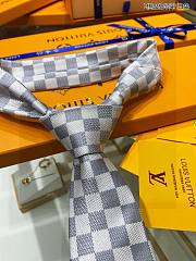 	 Bagsaaa Louis Vuitton Damier Classique Tie In White - 3